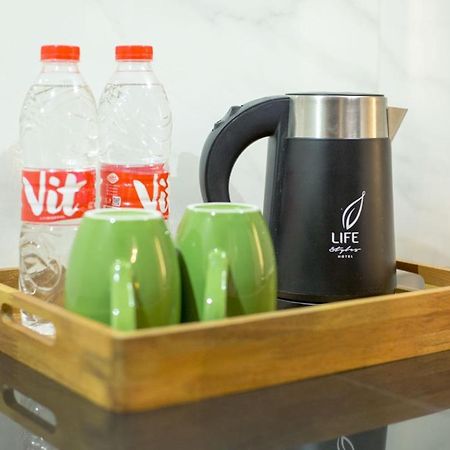 Life Emerald Hotel Surabaya Exterior photo